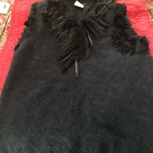 Fuzzy winter sleeveless top